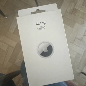 Apple Air Tag 4 Pack Bluetooth Item Tracker for iPhone iPad Keys Bags New Sealed - Photo 1 sur 2