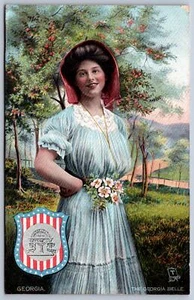 K16/ Georgia Postkarte um 1910 Staatsmädchen Haube Schild Belle Blumen 348 - Bild 1 von 4