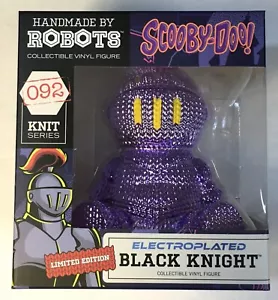 Handgefertigt von Robotern: Scooby-Doo - GALVANISIERT SCHWARZ RITTER 5" Vinylfigur wh - Bild 1 von 6