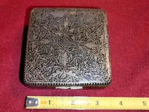 Vintage nice brass jewely or trinket box, wood lined 3.25" unmarked, cigarettes - Picture 1 of 17