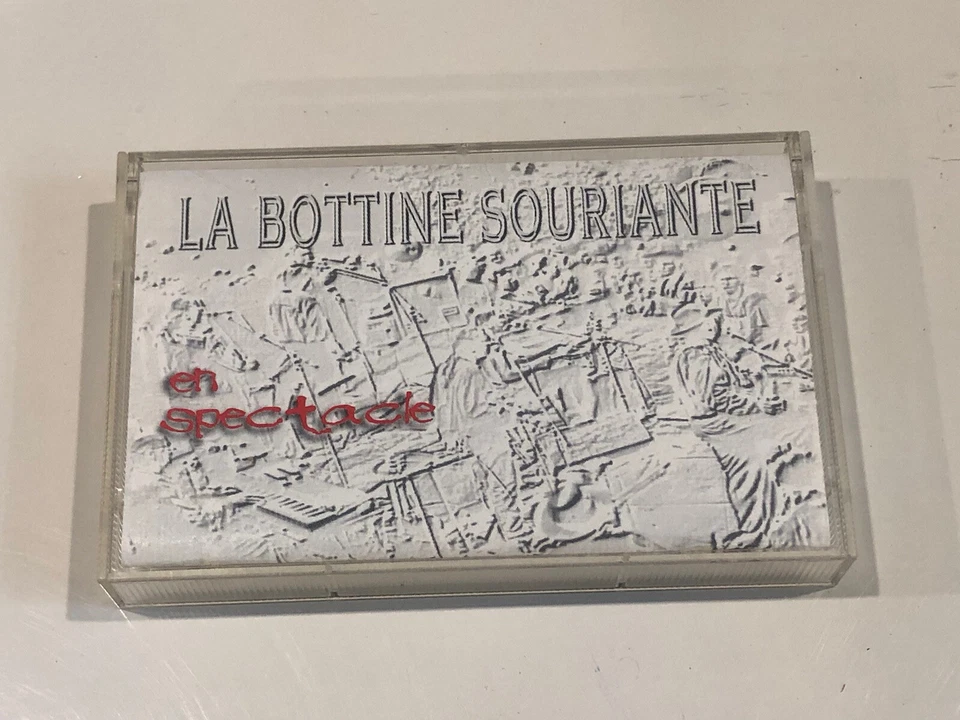 LA BOTTINE SOURIANTE EN SPECTACLE Tape Cassette Musicor Canada - Image 1 of 3