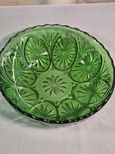 Vintage Anchor Hocking grün Glas Medaillon Schüssel gewellter Rand Servierschale  - Bild 1 von 11