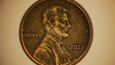 2022 No Mint Mark Lincoln Memorial Penny Black Beauty Split Railroad Rim Error - Image 1 of 4