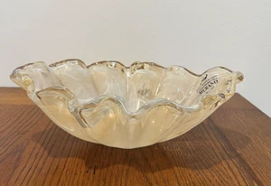 Art Glass Beige with White Accents Open Clam Sea Shell Bowl Made in Italy - Picture 1 of 9