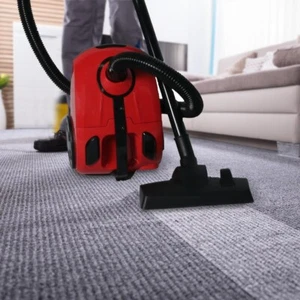 IMPECCA lightweight Bagged Canister Vacuum Cleaner w/accessories, RED - Picture 1 of 7