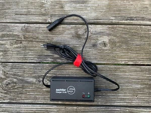 Sachtler Charger 12AS Stromversorgung / Ladegerät  4 pin XLR - Bild 1 von 4