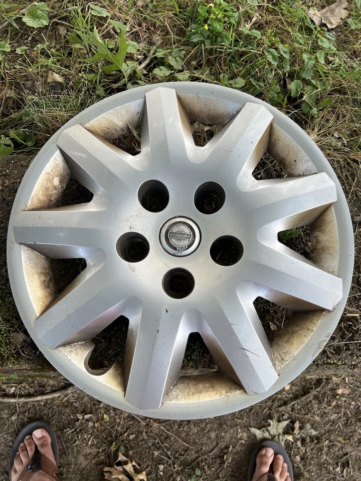 scratches 2008 2009 2010 CHRYSLER TOWN AND COUNTRY 16" wheel cover hub cap 8034 Foto 1 de 4