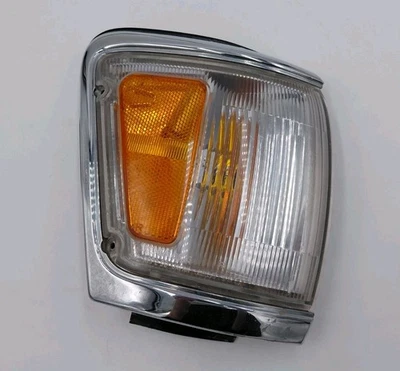 1992-1995 Toyota 4Runner RH Passenger Turn Signal Corner Light Lamp OEM Japan - Image 1 of 4