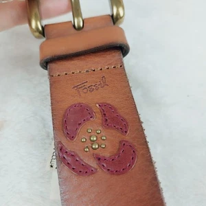 Fossil Leather Brown Tan Belt Floral Piecework Brass Buckle Applique Stitch M - Picture 1 of 8