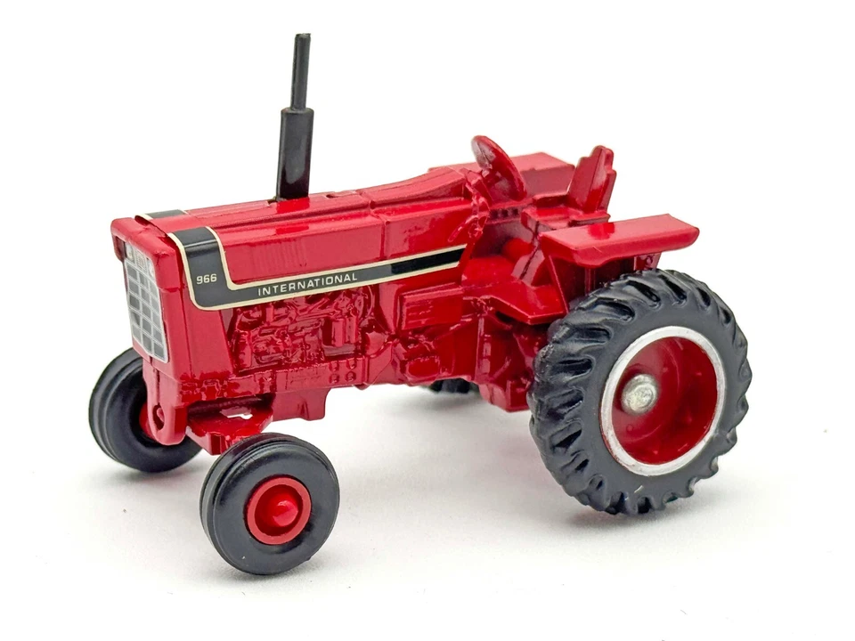 1/64 International 966 Black Stripe - Image 1 of 1