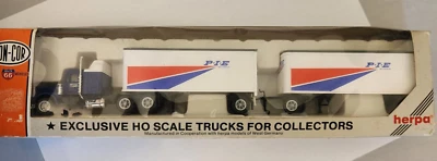 Con-Cor (HO) PIE NATIONWIDE DOUBLE SEMI TRACTOR TRAILER  - Image 1 of 4