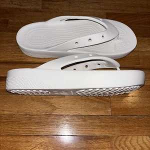 Crocs Classic Platform Flip Flop Thong Sandals Slides White Women's Size 7 - Picture 1 of 9