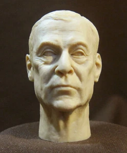 H-10 Michael Caine ALFRED "BATMAN" TESTA IN RESINA SCOLPIRE Action figures 1/6 Scala - Foto 1 di 2