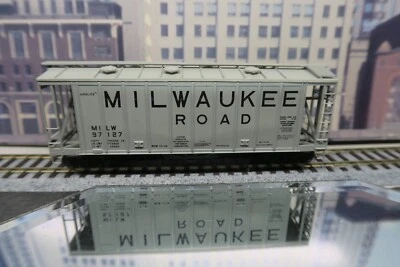 INTERMOUNTAIN? HO SCALE MILWAUKEE ROAD MILW  97127 AIRSLIDE COVERED HOPPER! KD'S - Image 1 of 4