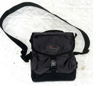LOWEPRO NOVA MINI Camera Bag 8"w x 7"h x 6"d  (2 outer + 1 inner pockets) - Picture 1 of 8