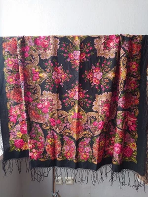 正品 Pavlov/Pavlovo Posad 俄罗斯传统披肩 144x138 厘米,100% 羊毛 — 第 1/4 张图片