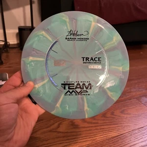 MVP Cosmic Neutron Trace Sarah Hokom Blue Swirly Distance Driver 174g - Picture 1 of 3