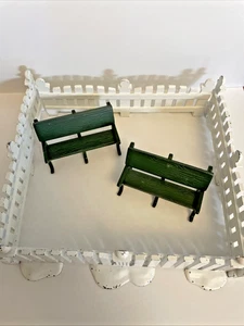 Department 56 Christmas Village Accessory Green Iron Park Bench + 4 Metal Fence - Picture 1 of 8