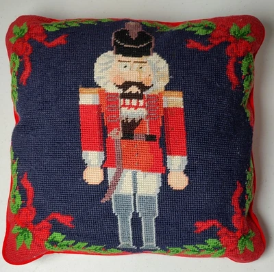 "Almohada de terciopelo 13x13"" decoración navideña acento cascanueces punta de aguja de colección" Foto 1 de 4