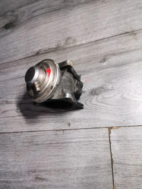 VALVOLA EGR VW GOLF IV JETTA PASSAT POLO TOURAN LUPO 1.9 2.0 TDI 038131501K Foto 1 de 4