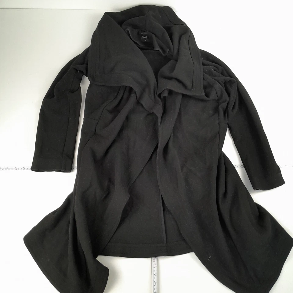 Casaco OASIS pequeno preto feminino comprimento médio jaqueta aberta frente - Imagem 1 de 4