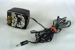 Universal AC/DC  Power Supply Adapter  120V  2W 7.9V 50ma - Picture 1 of 6