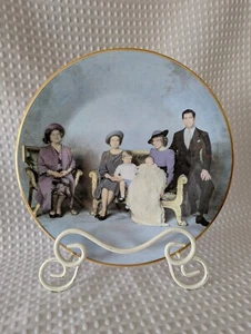 Their Royal Highnesses plate " Four Generations" . Made in England - Picture 1 of 5