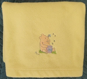 Mothercare Winnie the Pooh Fleece Kinderwagendecke gelb Vintage 5107108 - Bild 1 von 6