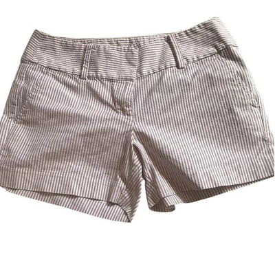 Ann Taylor Women's Size 4 Striped Cotton Blend Low Rise Summer Shorts - Image 1 of 3