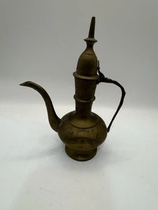 Vintage Solid Brass Indian Made Etched Antique Aftaba Tea Pot Pitcher Genie Lamp - Picture 1 of 4