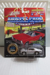 Johnny Lightning - 1:64 Limited Edition Muscle Cars USA 1972 Nova SS - Picture 1 of 2