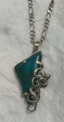 Хризоколла завернутый в проволоку из чистого серебра на цепочке ожерелье - Изображение 1 из 4