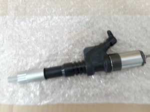 Nuevo Inyector Genuino Denso Common Rail para Excavadora Komatsu PC400-7 095000-1211 - Imagen 1 de 3
