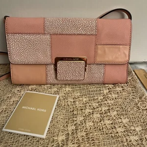 NWT Michael Kors CYNTHIA Pale Pink LG Clutch Leather Handbag ~ MSRP $228 - Picture 1 of 9
