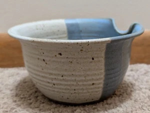 Art Pottery Sculptural Vessel Delicate Pinched Ceramic Two Toned 7" unsigned - Picture 1 of 7