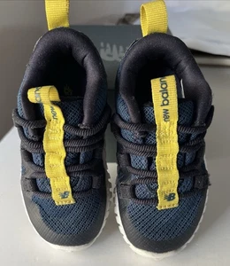 Scarpe sneakers New Balance Playgruv blu pull on bambino taglia 5 con scatola - Foto 1 di 3