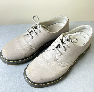 Oxford Dr. Martens 2386 Beige Cuero Virginia Tacón Bajo - Damas Talla 7 EE. UU. Foto 1 de 4
