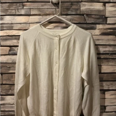 🌟 Cárdigan Debbie Morgan Crema Botón Perla - Talla Grande (NUEVO CON ETIQUETAS) Foto 1 de 4