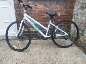 🚲 Cross Freeway Hybrid Bike – 18" Frame | 700C Wheels | Shimano Gears - Picture 1 of 3