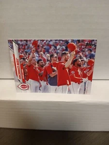 2020 Topps Series 2 Base #431 Cincinnati Reds Team Card - Bild 1 von 2