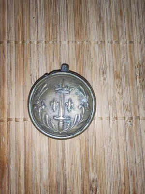 ANCIEN BRIQUET DE POILU WW1 OBJET DES TRANCHEES 14-18 Jeanne d'Arc  - Photo 1/4