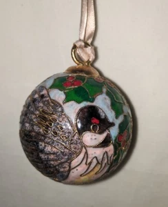 Cloisonné Vogel Stechpalme Beeren Ornament blau grün rot gold Design 2,5" - Bild 1 von 11