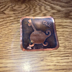 Bandeja de baratija de cobre de recuerdo vintage CHILE 2"x2" - Imagen 1 de 3
