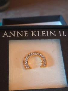 Broche/pin Anne Klein II NUEVO EN CAJA de colección de aproximadamente 0,75 pulgadas - Imagen 1 de 6