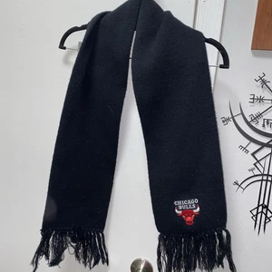 Sciarpa invernale uomo NBA Chicago Bulls con frange ricamate - Foto 1 di 4