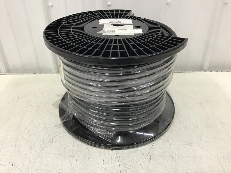 CABLE PORTÁTIL - 2TYG7 12 Awg 3 Conductor 600V 250 Ft. Bk Foto 1 de 2