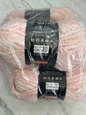 Nuevo paquete de 4 hilos de chenilla Mainstays rosa nenúfar 33 yardas súper voluminoso Foto 1 de 4