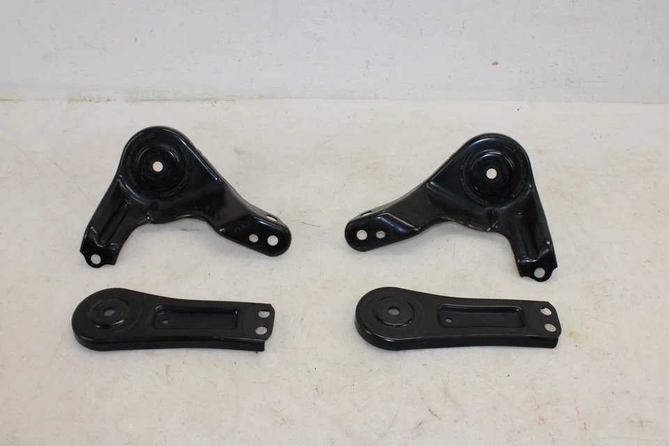 Комплект кронштейнов для задней рамы 2019-2025 Acura RDX OEM KF62 - Изображение 1 из 4