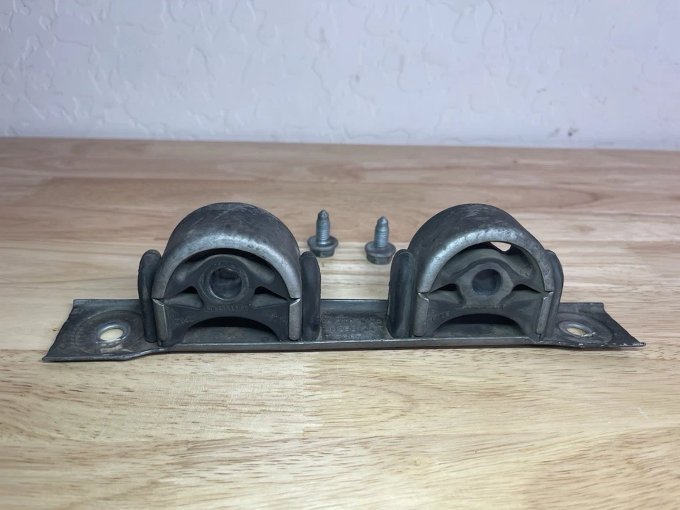 Soporte de montaje de suspensión de escape Volkswagen Jetta 1999-2005 OEM 1J0-253-144 Foto 1 de 4