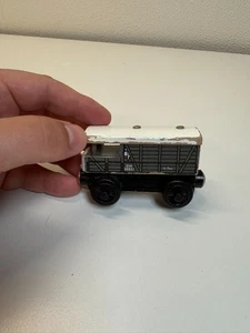 Thomas & seine Freunde Holzeisenbahn 2003 Kröte grau Brakevan Zugwagen - Bild 1 von 5